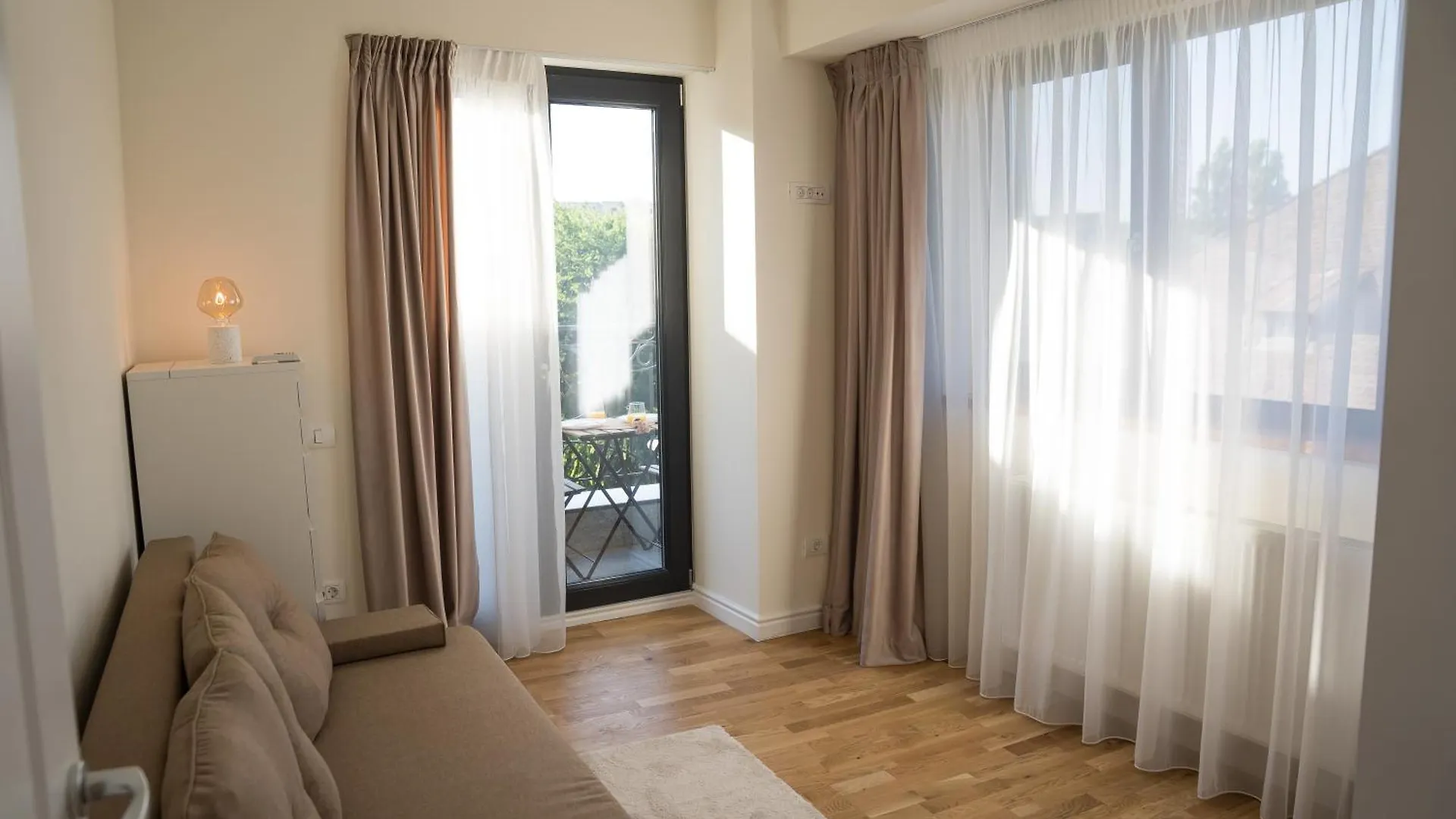 Azaleea Apartments Bucareste 0*,  Roménia